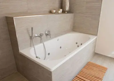 beige bad